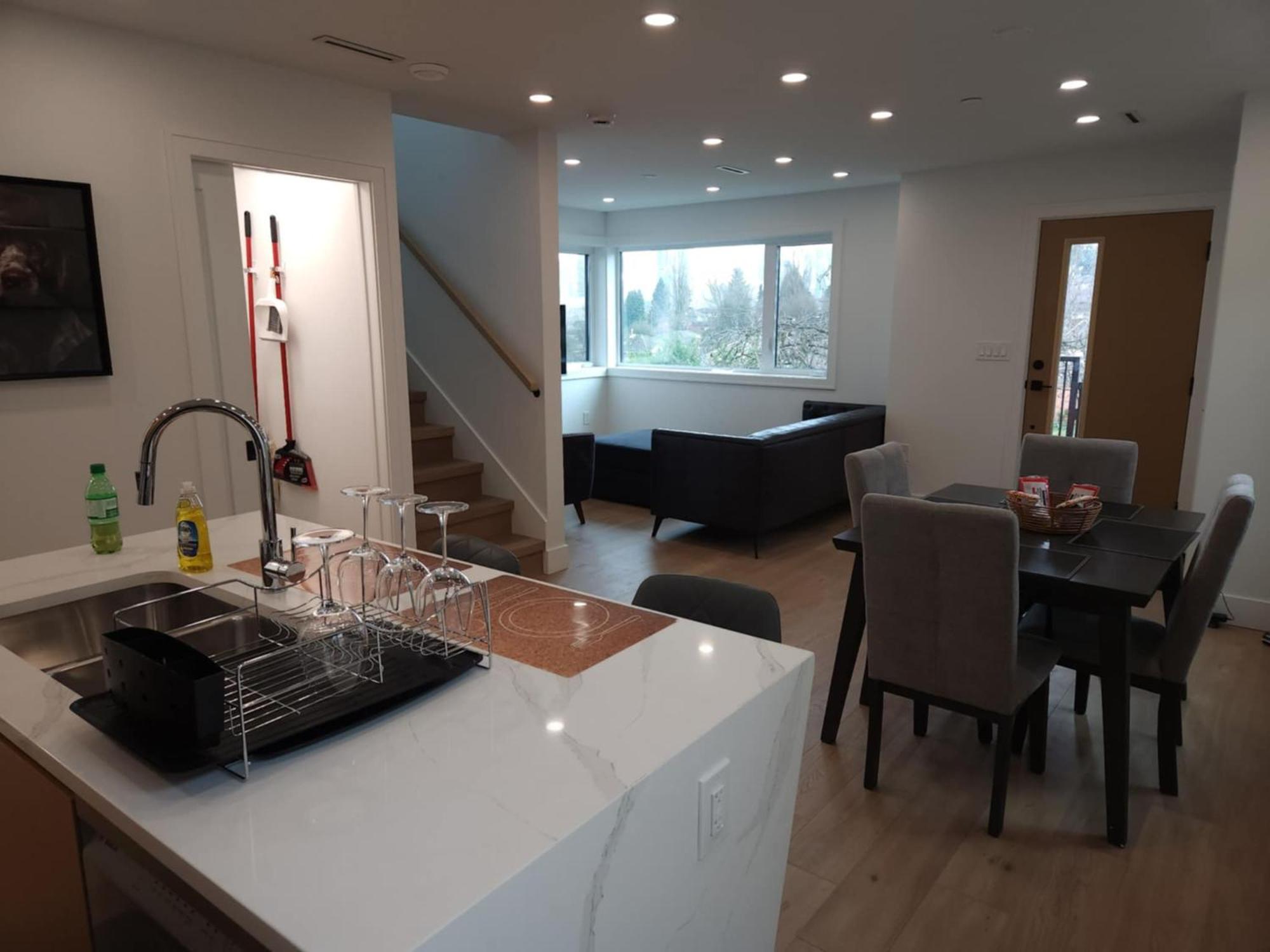 וונקובר Signature Luxe Top-Floor Townhouse 2Br, 3Ba With Stunning Views מראה חיצוני תמונה